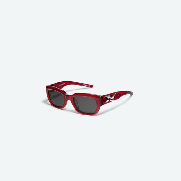 GENTLE MONSTER Red Sunglasses